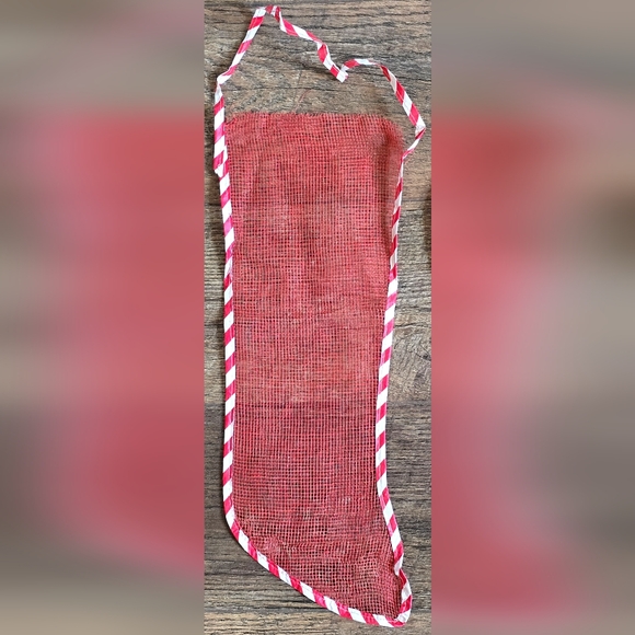 2 Vintage Red Plastic Mesh Christmas Stockings - Picture 2 of 7